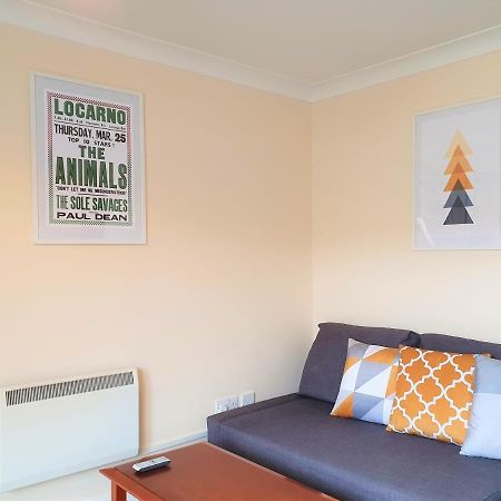 The Belmont, Old Town Apartment Суиндън Екстериор снимка