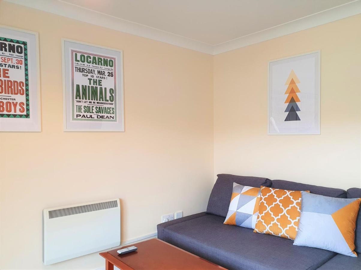 The Belmont, Old Town Apartment Суиндън Екстериор снимка