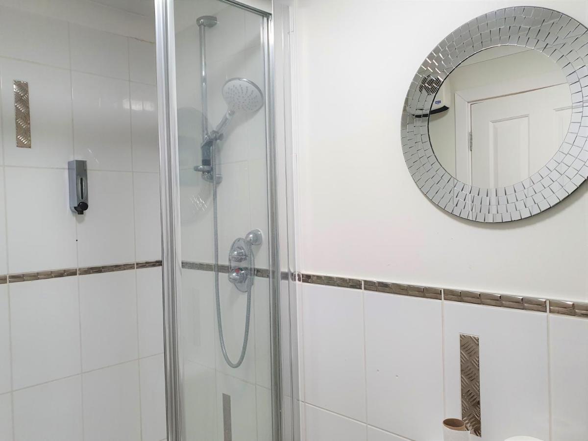 The Belmont, Old Town Apartment Суиндън Екстериор снимка