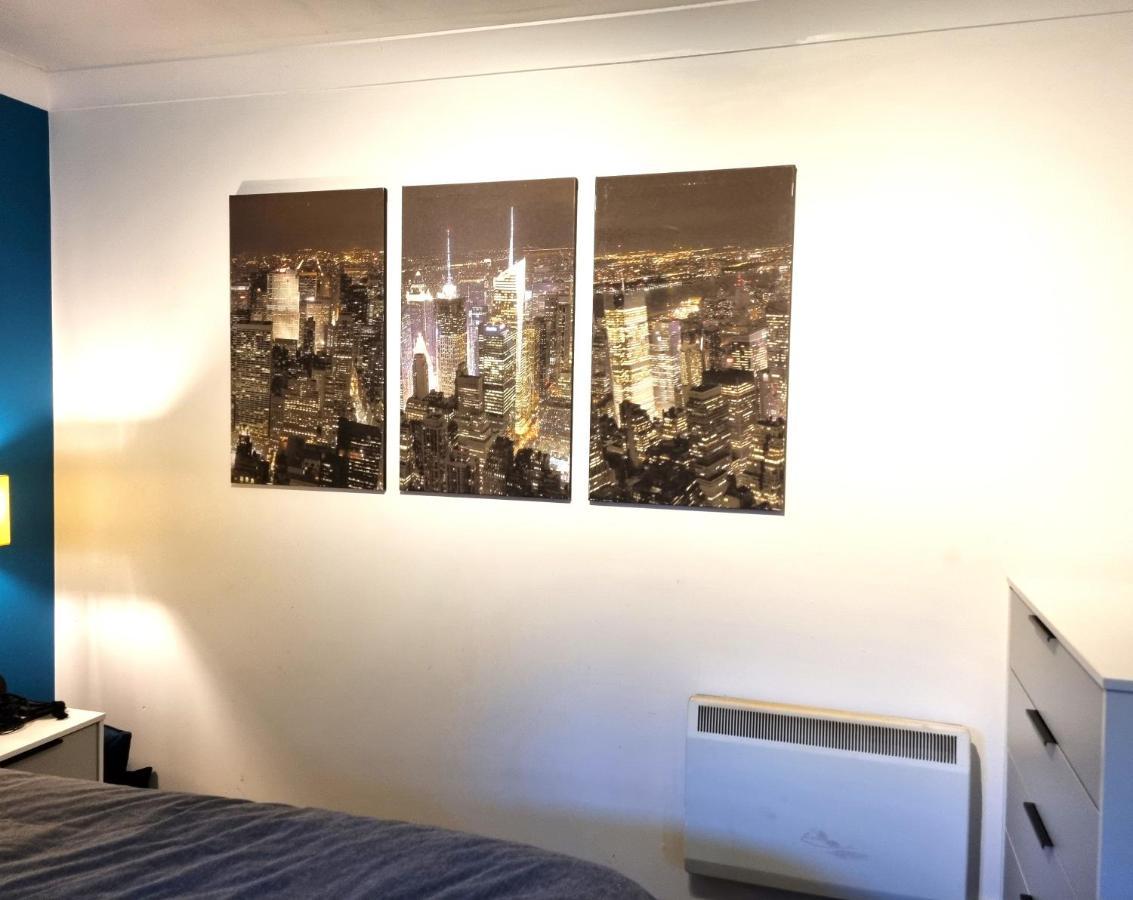 The Belmont, Old Town Apartment Суиндън Екстериор снимка