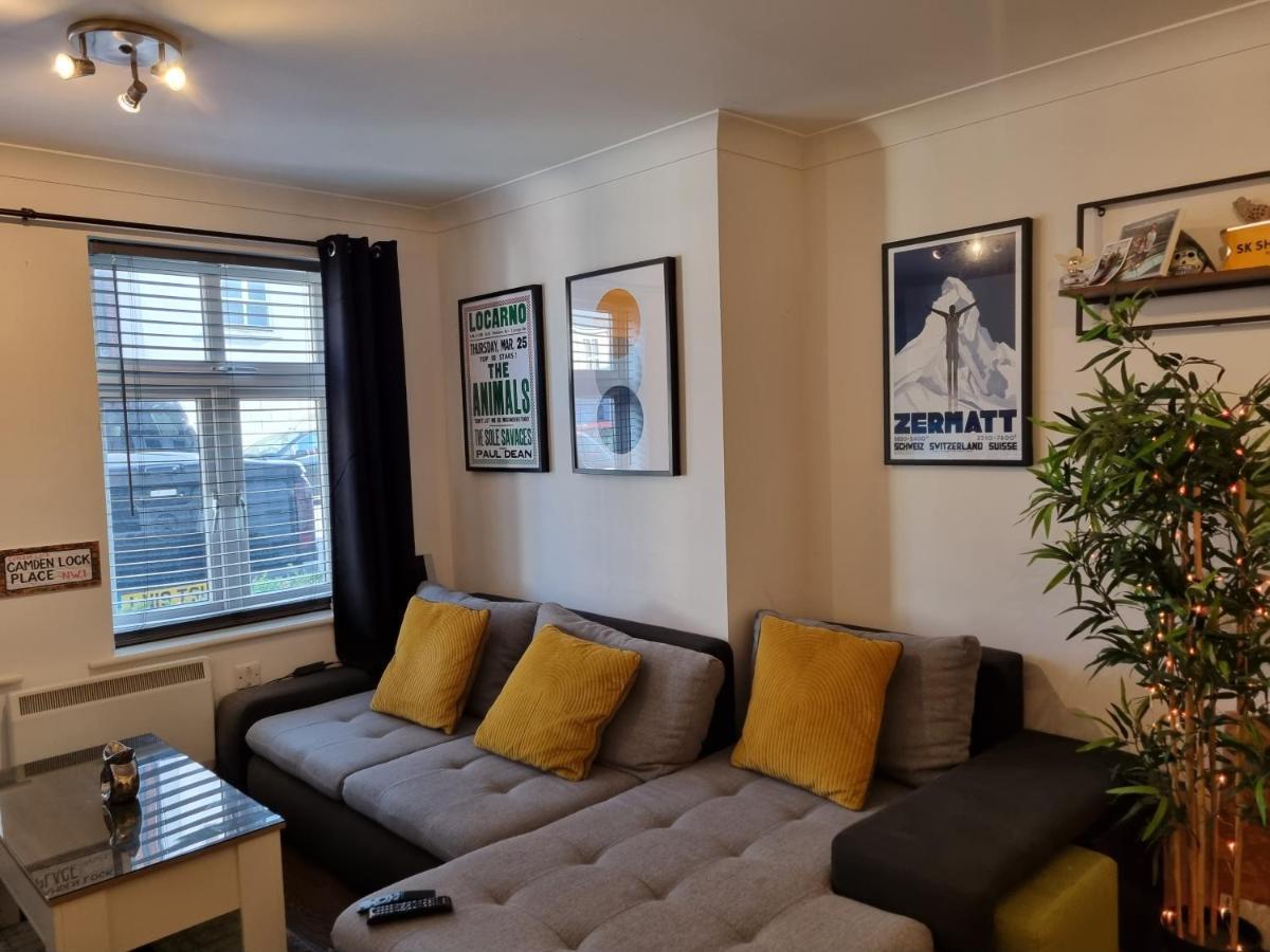 The Belmont, Old Town Apartment Суиндън Екстериор снимка