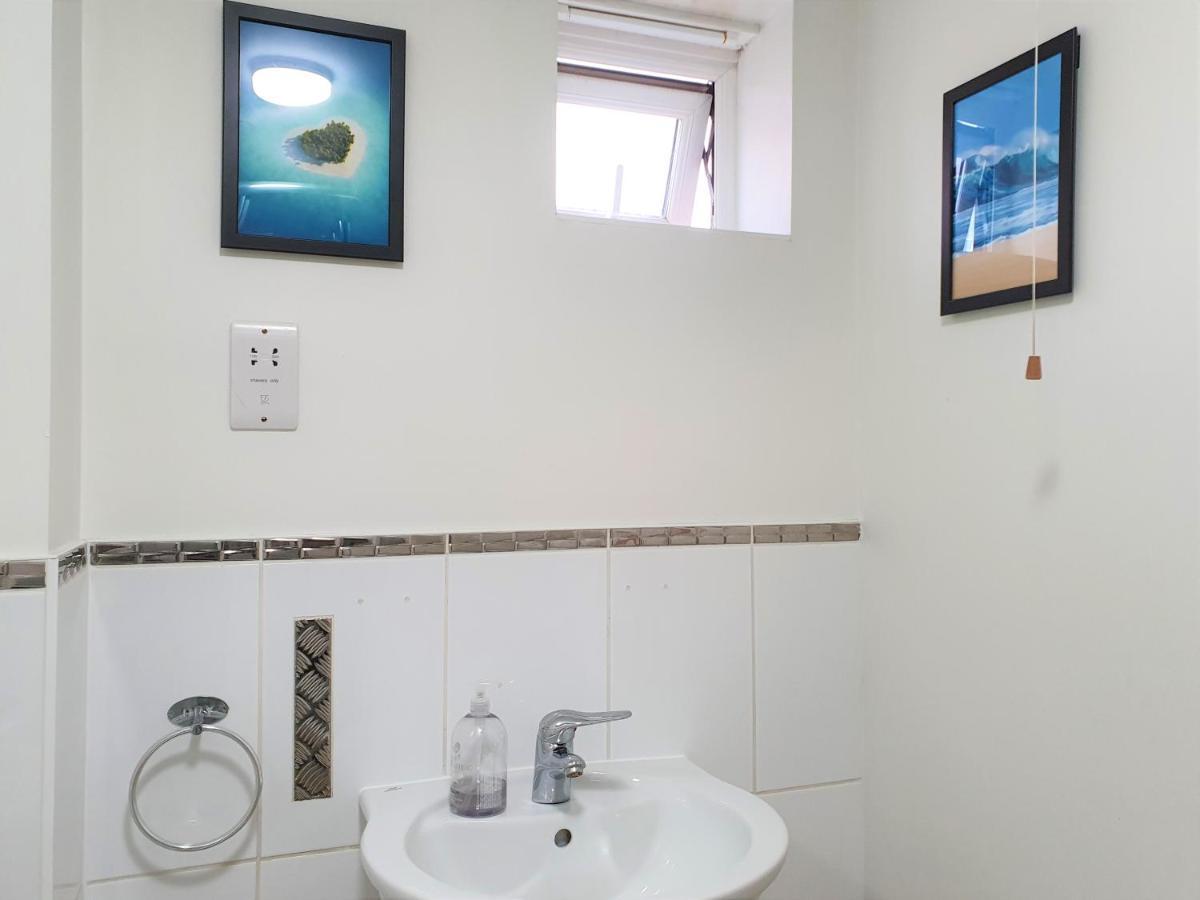 The Belmont, Old Town Apartment Суиндън Екстериор снимка